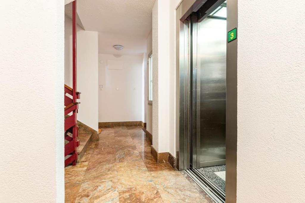 Terraza Playa Y Calle Peatonal Ess03377 San Sebastián Zewnętrze zdjęcie